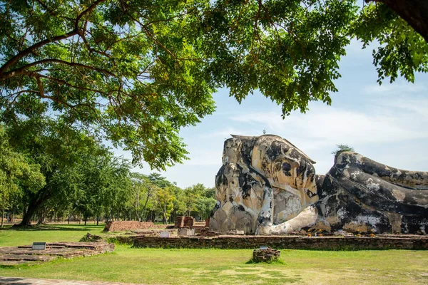 Tayland Ayutthaya Eyâletindeki Ayutthaya Kentinde Wat Lokayasutharam Yaslanan Buda Kasım — Stok fotoğraf