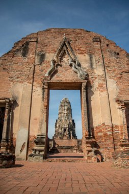 Tayland 'ın Ayutthaya ilindeki Ayutthaya şehrindeki Wat Ratchaburana Tapınağı kalıntıları, Kasım 2022