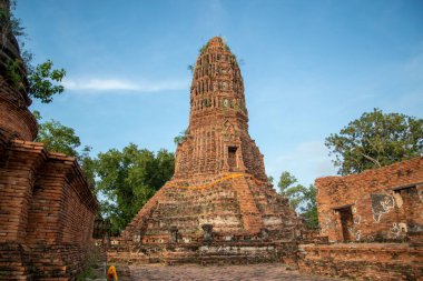 Ayutthaya şehrindeki Wat Worachet Tapınağı kalıntıları Tayland 'ın Ayutthaya eyaleti, Ayutthaya, Kasım 2022