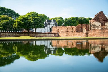 a Gate of the Phra Narai Ratchaniwet Palace in the City of Lopburi in the Province of Lopburi in Thailand,  Thailand, Lopburi, November, 2022