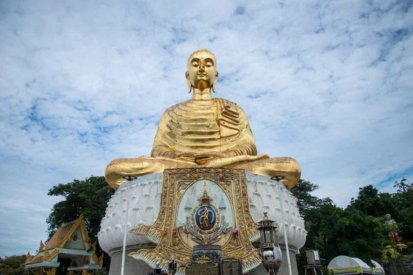 Złota Postać Buddy Górze Khao Thong Chai Mieście Ban Krut — Zdjęcie stockowe