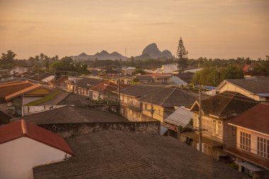 Tayland 'ın Prachuap Khiri Khan ilindeki Phrachuap Khiri Khan kasabası, Prachuap Khiri Khan, Aralık 2022