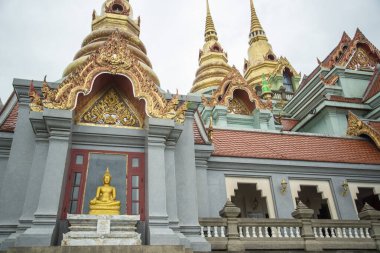 Wat Phra Mahathat Chedi Phakdee Prakat, Tayland 'ın Prachuap Khiri Khan ilindeki Ban Krut kasabasındaki Khao Thong Chai Dağı, Aralık 2022