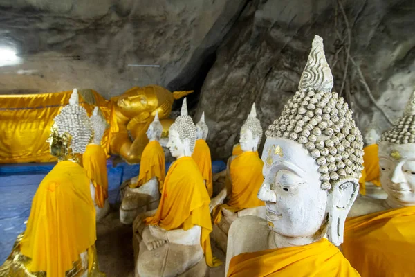 Grotta Buddha Reclinabile Wat Noi Vicino Alla Città Phrachuap Khiri — Foto Stock