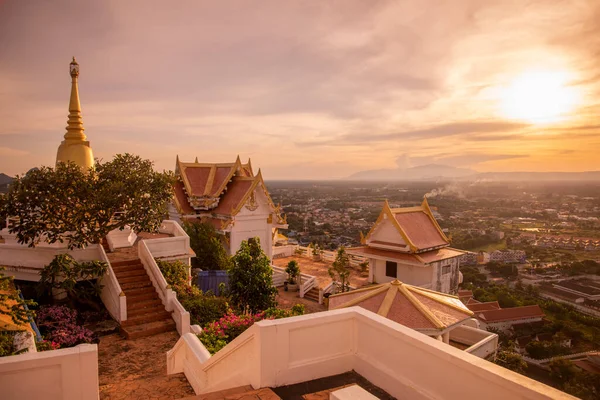 泰国Prachuap Khiri Khan省Phrachuap Khiri Khan镇的Wat Thammikaram Mahathat Worawihan 泰国Prachuap Khiri — 图库照片