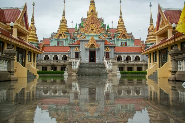 Wat Pra Mahathat Chedi Phakdee Prakat Khao Thong Chai Mountain — ストック写真