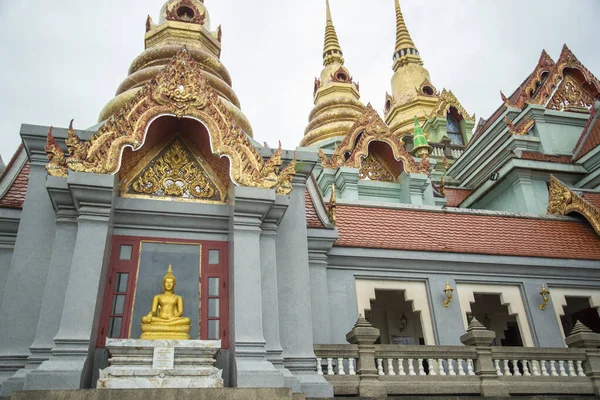 Wat Phra Mahathat Chedi Phakdee Prakat Khao Thong Chai Mountain — Foto de Stock