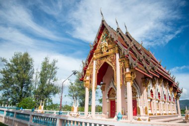 Tayland, Hua Hin, Kasım 2022 'de Tayland' da Prachuap Khiri Han 'daki Sam Roi Yot kasabası yakınlarındaki Kui Buri Köyü yakınlarındaki Wood Temple ve Wat Sam Roi Yot