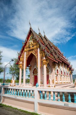 Tayland, Hua Hin, Kasım 2022 'de Tayland' da Prachuap Khiri Han 'daki Sam Roi Yot kasabası yakınlarındaki Kui Buri Köyü yakınlarındaki Wood Temple ve Wat Sam Roi Yot