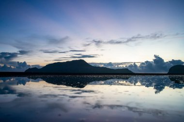 Prachuap Khiri Khan, Tayland 'da, Hua Hin, Aralık 2022' de Dolphin Körfezi 'nde, Prachuap Khiri Han' ın manzarası ve Dolphin Körfezi 'nde bir sabah.