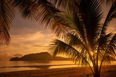 Prachuap Khiri Khan, Tayland 'da, Hua Hin, Aralık 2022' de Dolphin Körfezi 'nde, Prachuap Khiri Han' ın manzarası ve Dolphin Körfezi 'nde bir sabah.