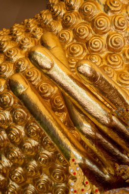 Tayland 'ın Pak Nam köyü yakınlarındaki Wat Khao Noi ve Tayland' ın Prachuap Khiri Khan kenti yakınlarındaki Pranburi kasabası, Hua Hin, Aralık 2022