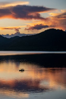 Pran Buri Barajı 'ndaki Peyzaj ve Doğa ya da Pranburi yakınlarındaki Mae Nam Pran Buri Tayland, Tayland, Hua Hin, Aralık 2022