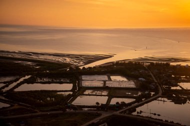 Tayland, Tayland, Hua Hin 'de Prachuap Khiri Khan ilindeki Sam Roi Yot Milli Parkı' ndaki Khao Daeng köyündeki manzara ve manzara, Kasım 2022