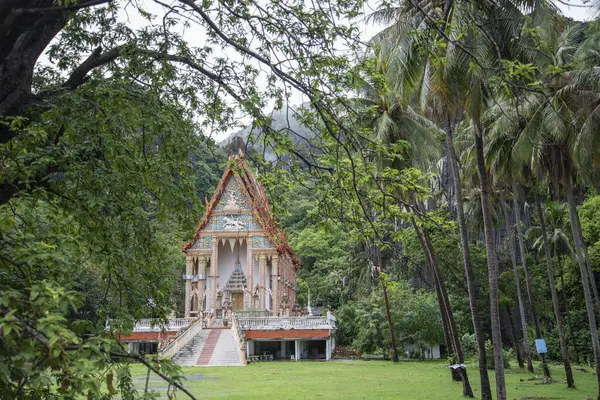 Templo Wat Khao Daeng Aldea Khao Daeng Sombrero Sam Roi — Foto de Stock