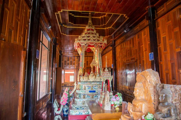 Świątynia Drewna Wat Sam Roi Yot Pobliżu Wioski Kui Buri — Zdjęcie stockowe