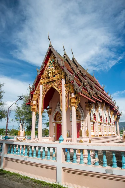 Ξύλινος Ναός Και Wat Sam Roi Yot Κοντά Στο Χωριό — Φωτογραφία Αρχείου