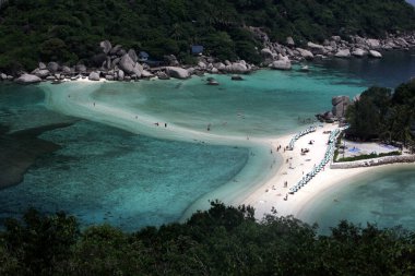 Tayland 'ın Surat Thani ilindeki Ko Tao Adası' nın yanındaki Ko Nang Yuan adasındaki küçük bir körfez, sahil ve peyzaj manzarasından bir görüntü, Ko Tao Tao, Tayland, Ko Tao, Mart 2010