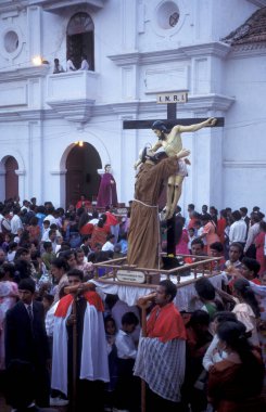 Igreja do Esprito Santo e Convento de Francisco 'da Hindistan, Hindistan, Goa, Nisan 1996' da Velha Goa şehrinde düzenlenen tören ve geçit töreni. 