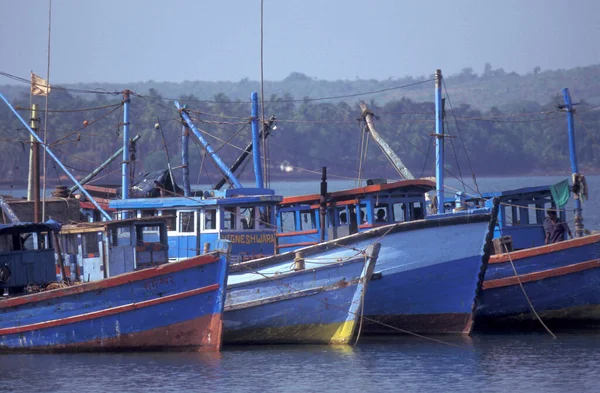 Barco Pesca Madeira Porto Uma Vila Pesca Costa Cidade Vagator — Fotografia de Stock