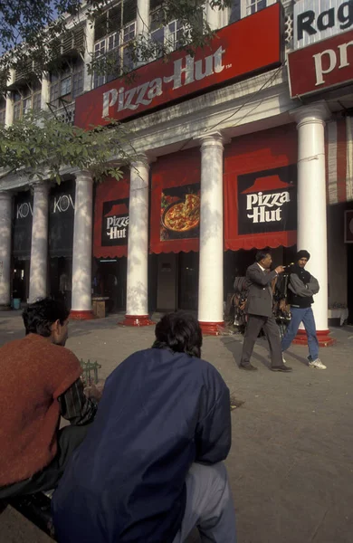 Pizza Hut Restaurant Shopping Area Connaught Place City New Delhi — Stock Photo, Image