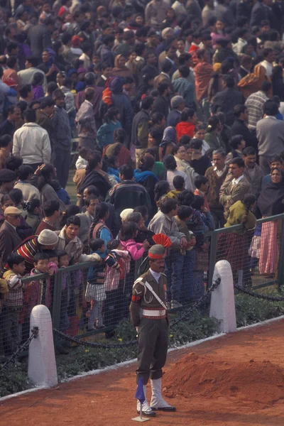 Hintli Izleyiciler Ocak 1998 Hindistan Yeni Delhi Şehrinde Düzenlenen Cumhuriyet — Stok fotoğraf