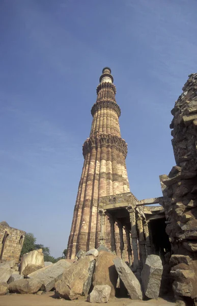 Τις Αρχιτεκτονικές Των Ερειπίων Qutb Minar Στην Πόλη Του Νέου — Φωτογραφία Αρχείου
