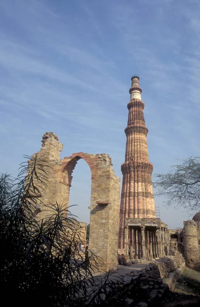 Architecturen Van Ruïnes Qutb Minar Stad New Delhi India India — Stockfoto