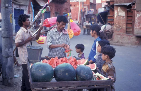 Hindistan Uttar Pradesh Ilindeki Agra Şehrinde Karpuzlu Bir Pazar Hindistan — Stok fotoğraf