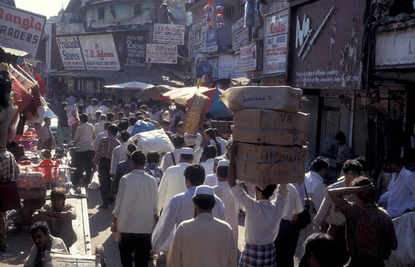 位于印度孟买市中心的一条有交通和人口的市场街道和道路 1998年3月 印度孟买 — 图库照片