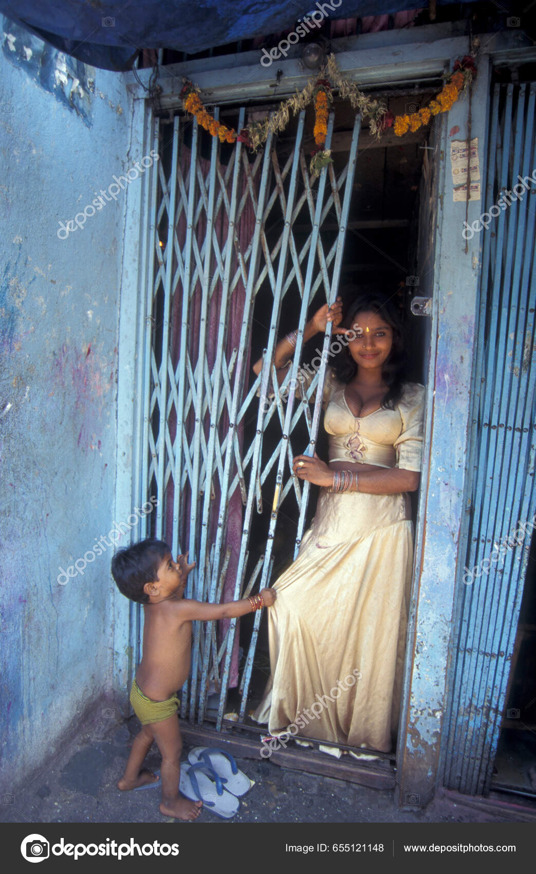 India prostitute Prostitute Women Front Her Room Falkland Road City Centre Mumbai — Foto  editorial de stock #655121148 ©urf