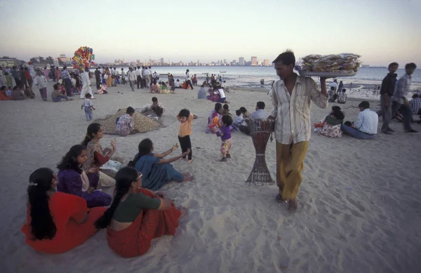 Люди Chowpatta Beach Центре Города Мумбаи Индии Индия Мумбаи Март — стоковое фото