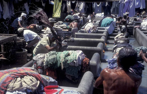 Arbetare Utomhus Tvättstuga Dhobi Ghat Mahalaxmi Centrum Mumbai Indien Indien — Stockfoto
