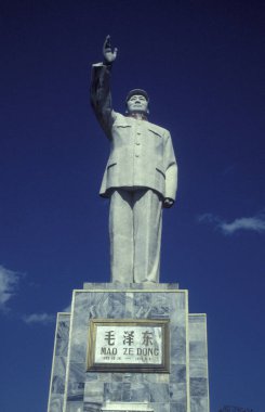 Lijiang şehrindeki Mao Çeçung Heykeli, 3 Şubat 1996 tarihinde Çin 'in doğusundaki Yunnan iline bağlı. Çin, Yunnan, Mart 1996
