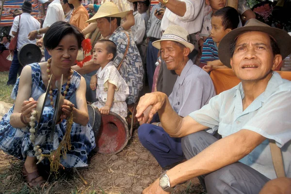 Traditionele Kleding Mensen Het Lente Waterfestival Buurt Van Stad Jinghong — Stockfoto
