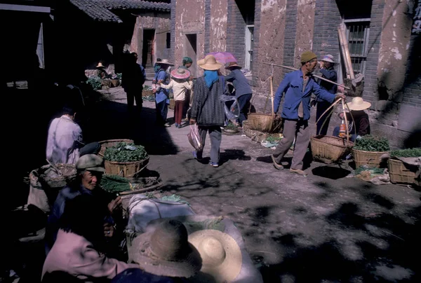 Gente Piccolo Vicolo Nella Città Vecchia Lijiang Nella Provincia Yunnan — Foto Stock