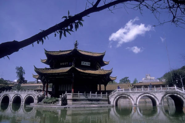 位于中国云南省昆明市的佛寺 位于东亚 1996年4月 — 图库照片