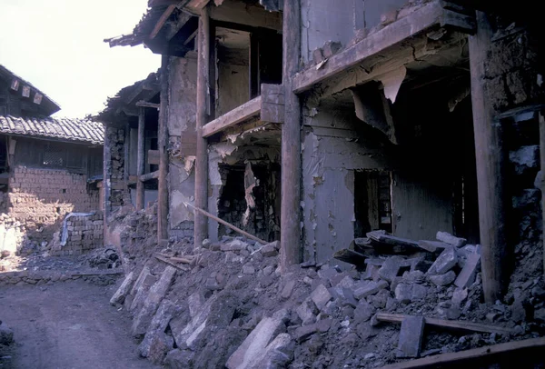 Terremoto Destruyó Una Casa Ciudad Lijiang Provincia Yunnan China Este —  Fotos de Stock