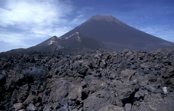 位于非洲佛得角群岛福古岛的火山和福古山的景观 佛得角 福古省 2000年5月 — 图库照片