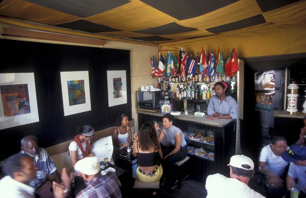 アフリカのカーボベルデ諸島のサンペドロ島のシティ ミンデロにあるカフェ リスボン 2000年5月サンチアゴのカーボベルデ — ストック写真