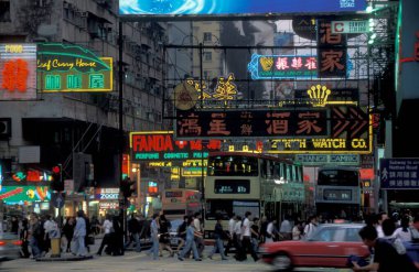 Hong Kong, Hong Kong 'da, Central Hong Kong' da bir Hongkong Çifte Güverte Şehir Otobüsü. Çin, Hong Kong, Mayıs 1997