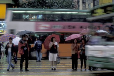 Hong Kong, Hong Kong 'da, Central Hong Kong' da bir Hongkong Çifte Güverte Şehir Otobüsü. Çin, Hong Kong, Mayıs 1997