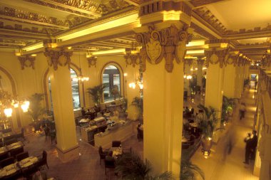 Hong Kong 'daki Kowloon şehrindeki Hotel Peninsula' nın mimarisi. Çin, Hong Kong, Mayıs 1997