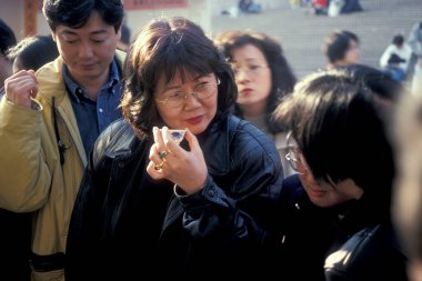 Hong Kong 'daki Kowloon şehrinde geleneksel bir Çin Çay Seremonisi ve Market. Çin, Hong Kong, Mayıs 1997