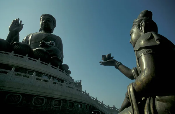 Μνημείο Του Μεγάλου Βούδα Στο Χωριό Ngong Ping Στο Νησί — Φωτογραφία Αρχείου