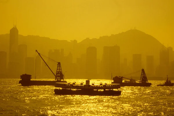 Star Ferra Вантажний Корабель Гавані Вікторія Перед Скайлайн Центрального Гонконгу — стокове фото