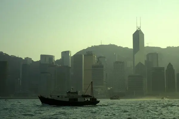 Корабель Гавані Вікторія Перед Скайлайн Центрального Гонконгу Точки Зору Коулуна — стокове фото