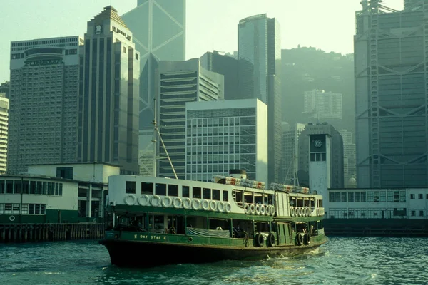 Star Ferry Перед Skyline Центрального Гонконгу Видом Коулун Місті Гонконг — стокове фото