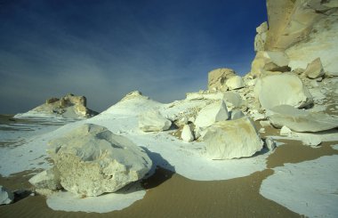Kuzey Afrika, Mısır, Farafra, Mart 2000 'de, Libya' daki Farafra Köyü yakınlarındaki Beyaz Çöldeki Peyzaj ve Doğa