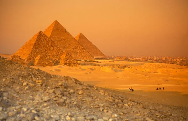 Пирамиды Гиза Недалеко Города Каира Столице Египта Северной Африке Египет — стоковое фото